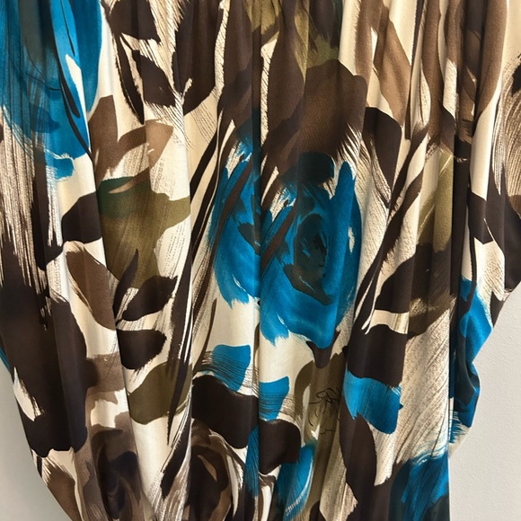 Women’s Y2K Body Central floral flowing top with fitted bottom - Picture 11 of 12